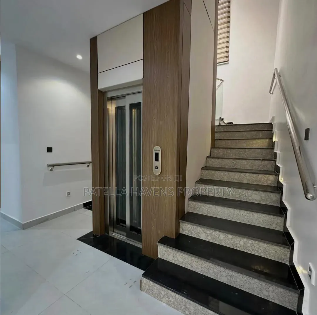 6bdrm Duplex in Mabushi for sale