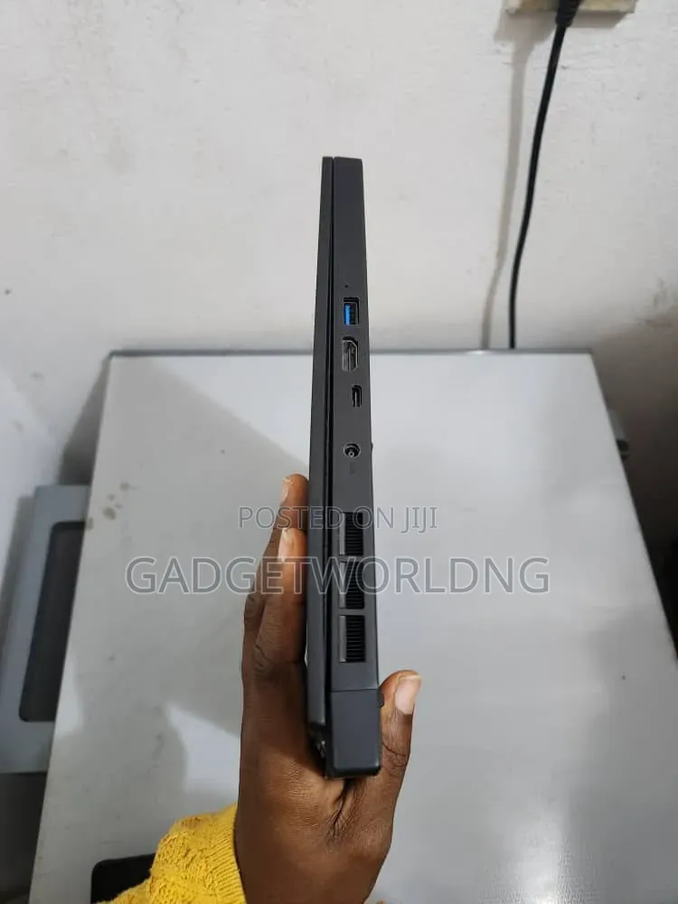 Laptop MSI GS66 Stealth 12UHS 32GB Intel Core i7 SSD 1T