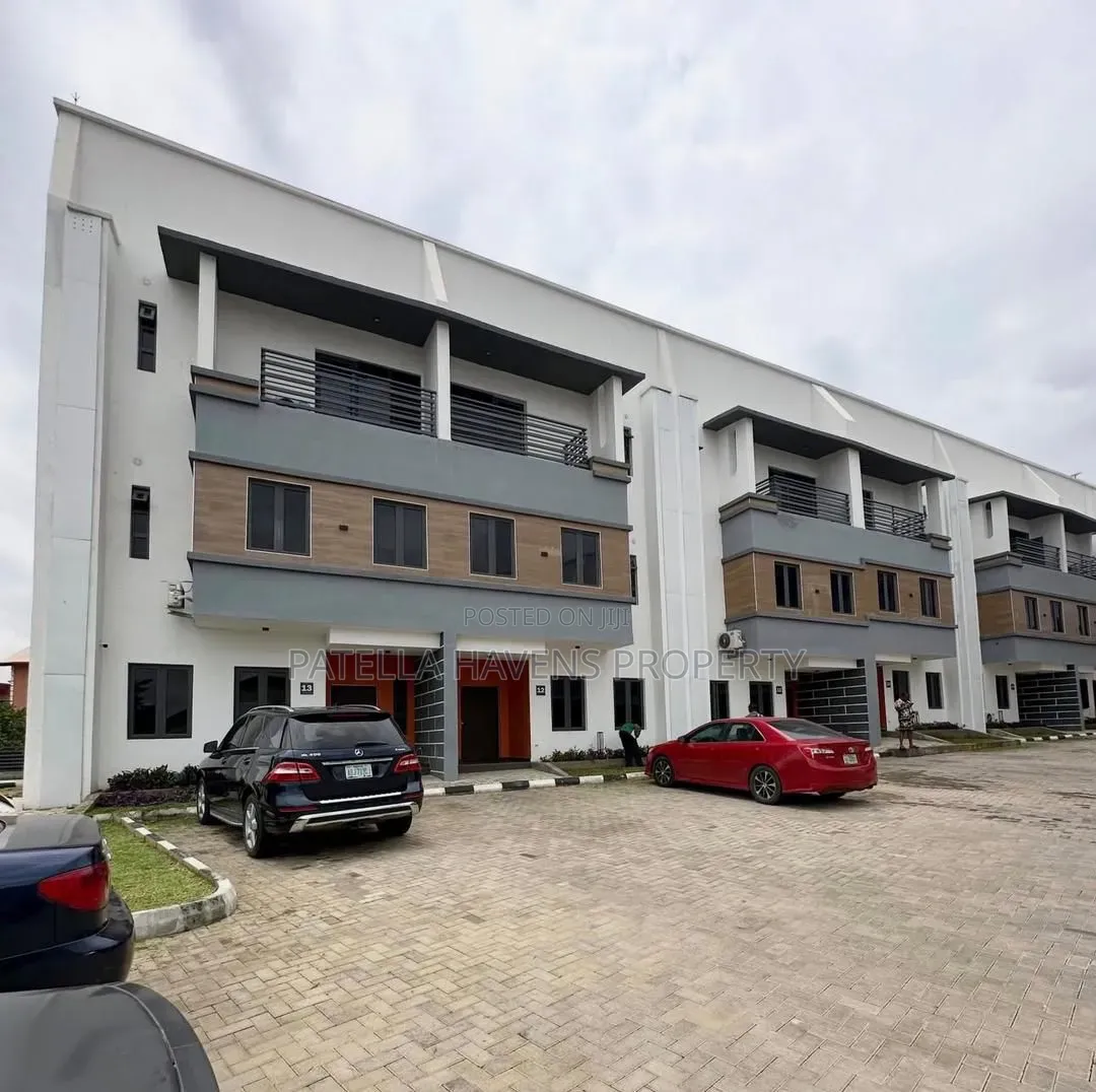 4bdrm Duplex in Wuye for sale