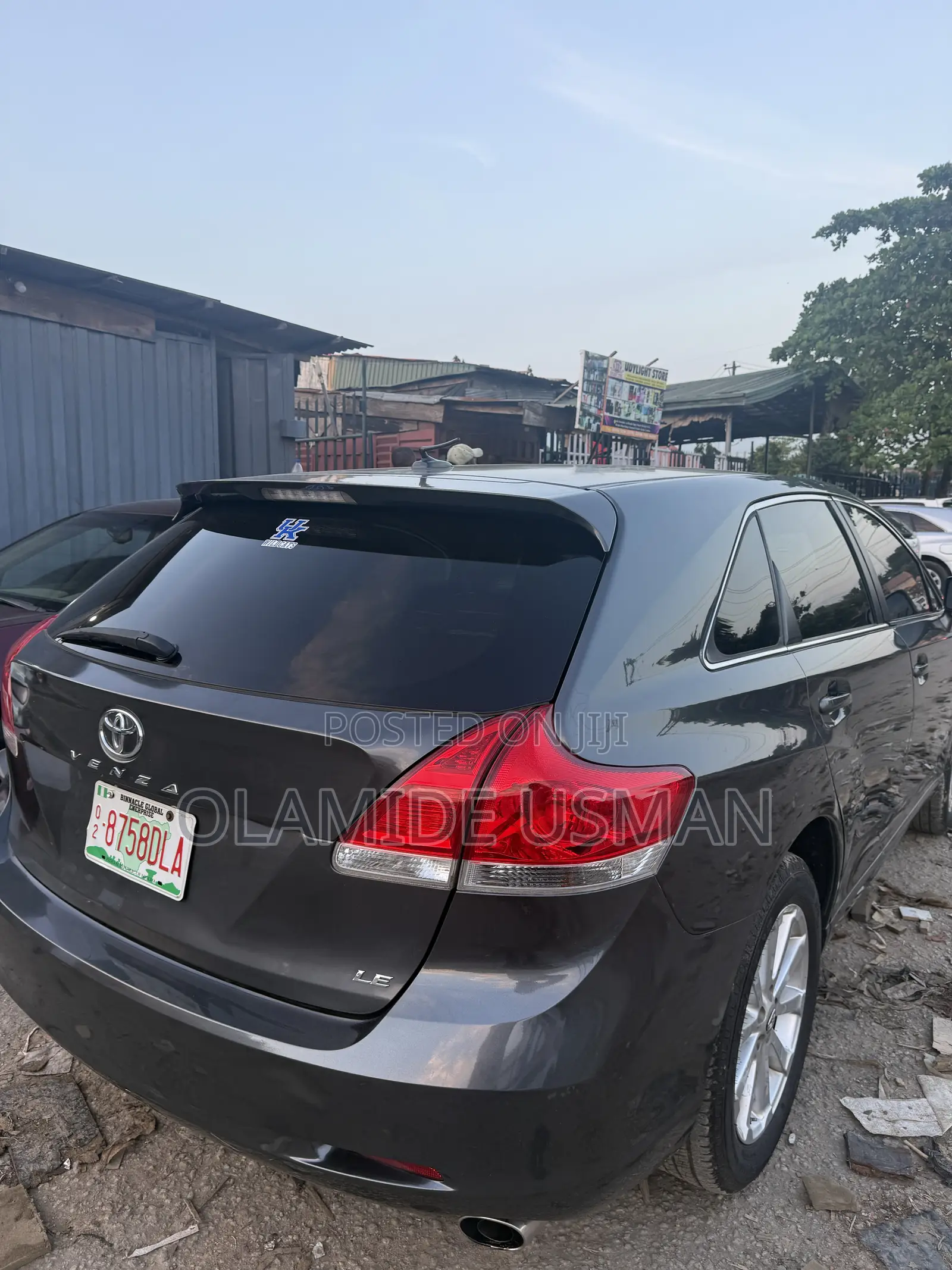 Toyota Venza LE 2011 Gray