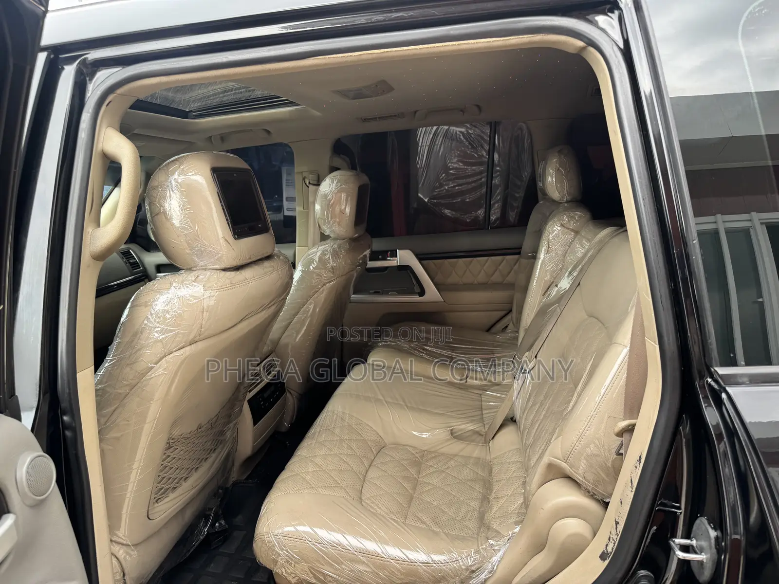 Toyota Land Cruiser 5.7 V8 2011 Black