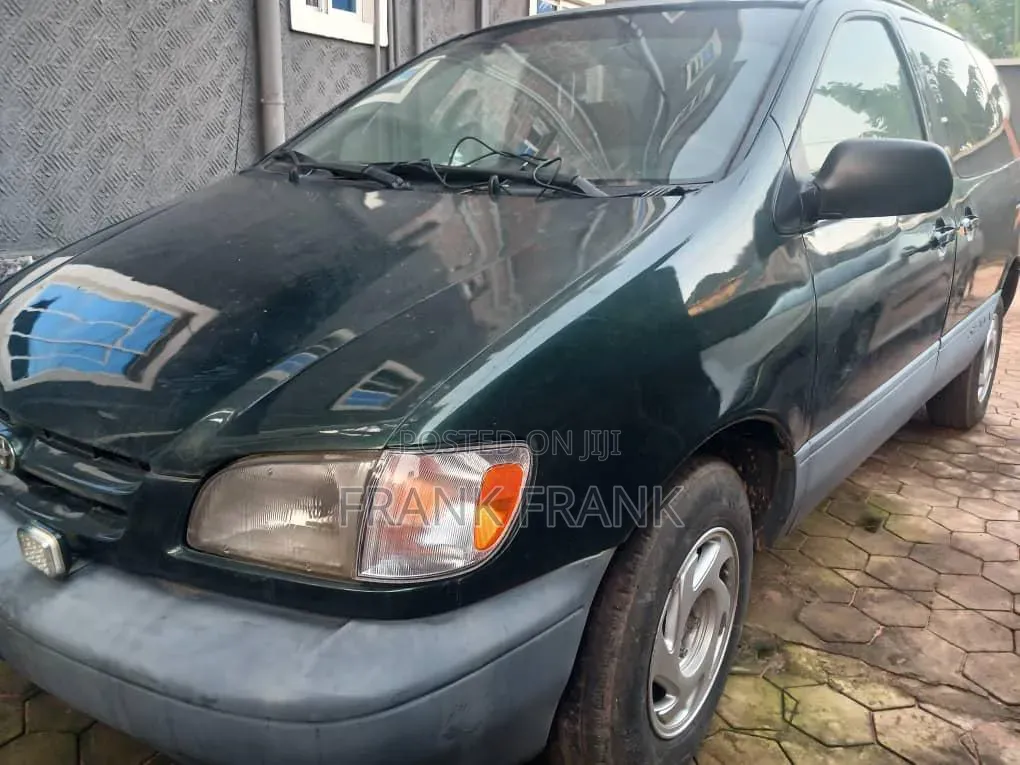 Toyota Sienna 2001 Green