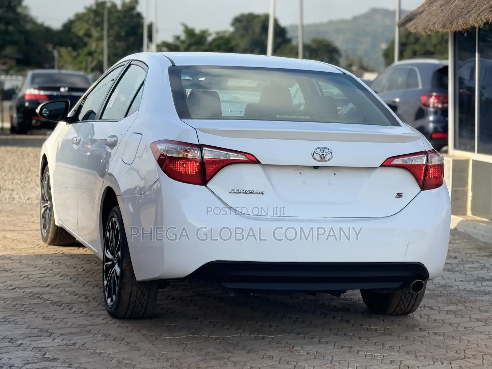 Toyota Corolla S 4dr Sedan (1.8L 4cyl CVT) 2016 White