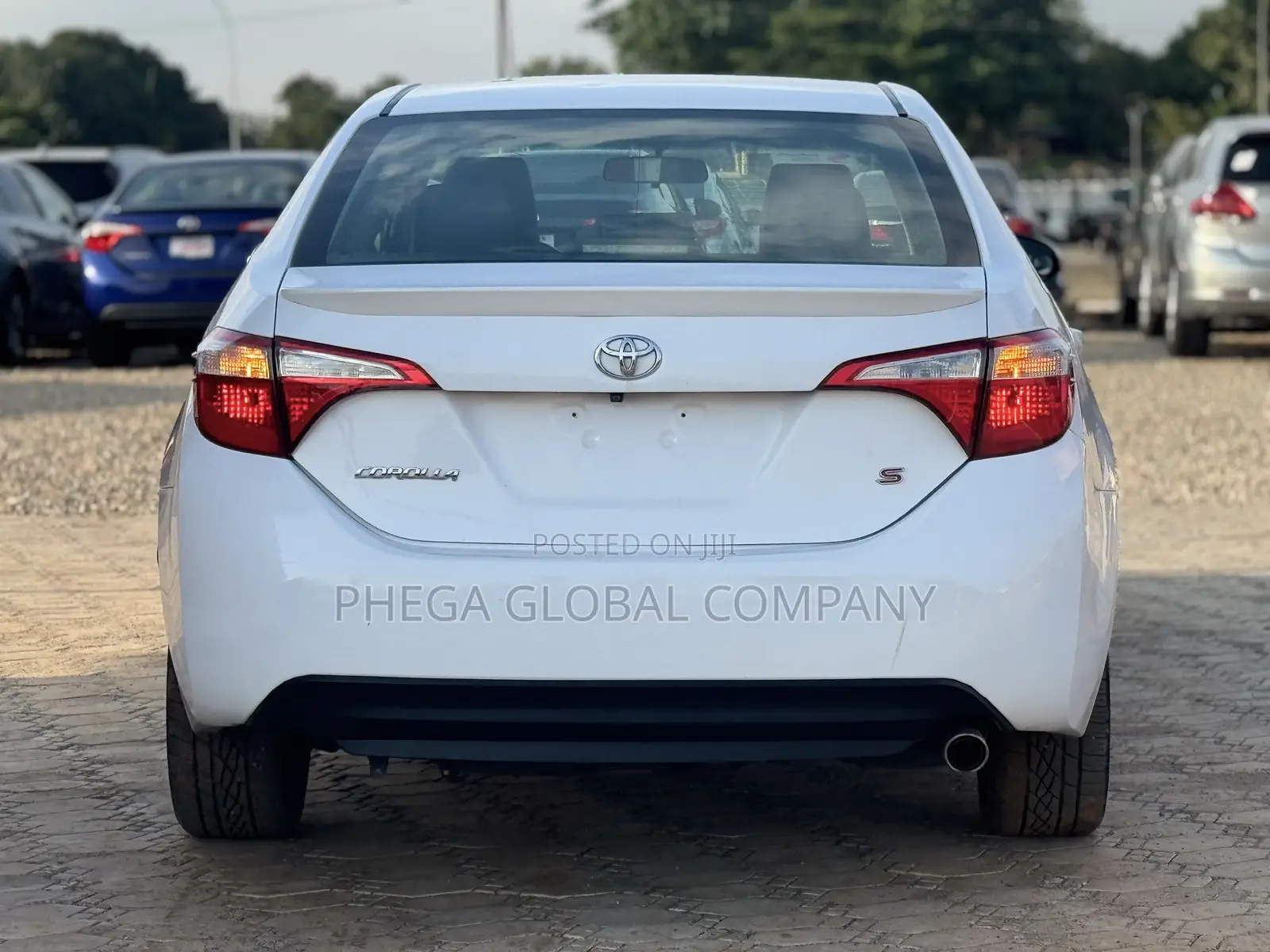 Toyota Corolla S 4dr Sedan (1.8L 4cyl CVT) 2016 White
