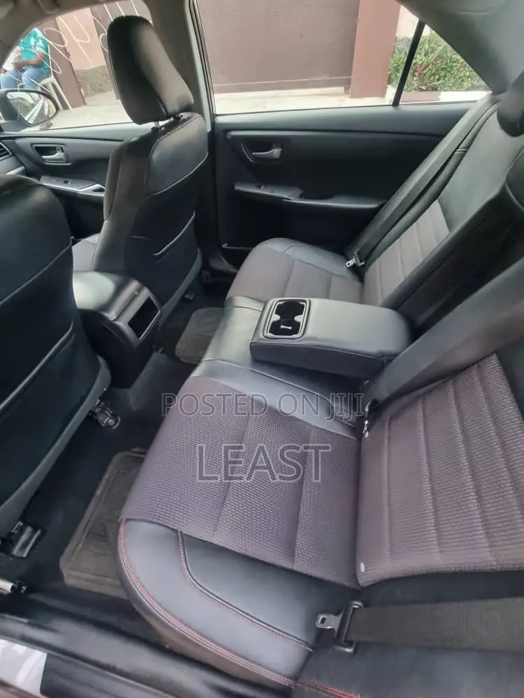 Toyota Camry SE 4dr Sedan (2.5L 4cyl 6A) 2016 Gray
