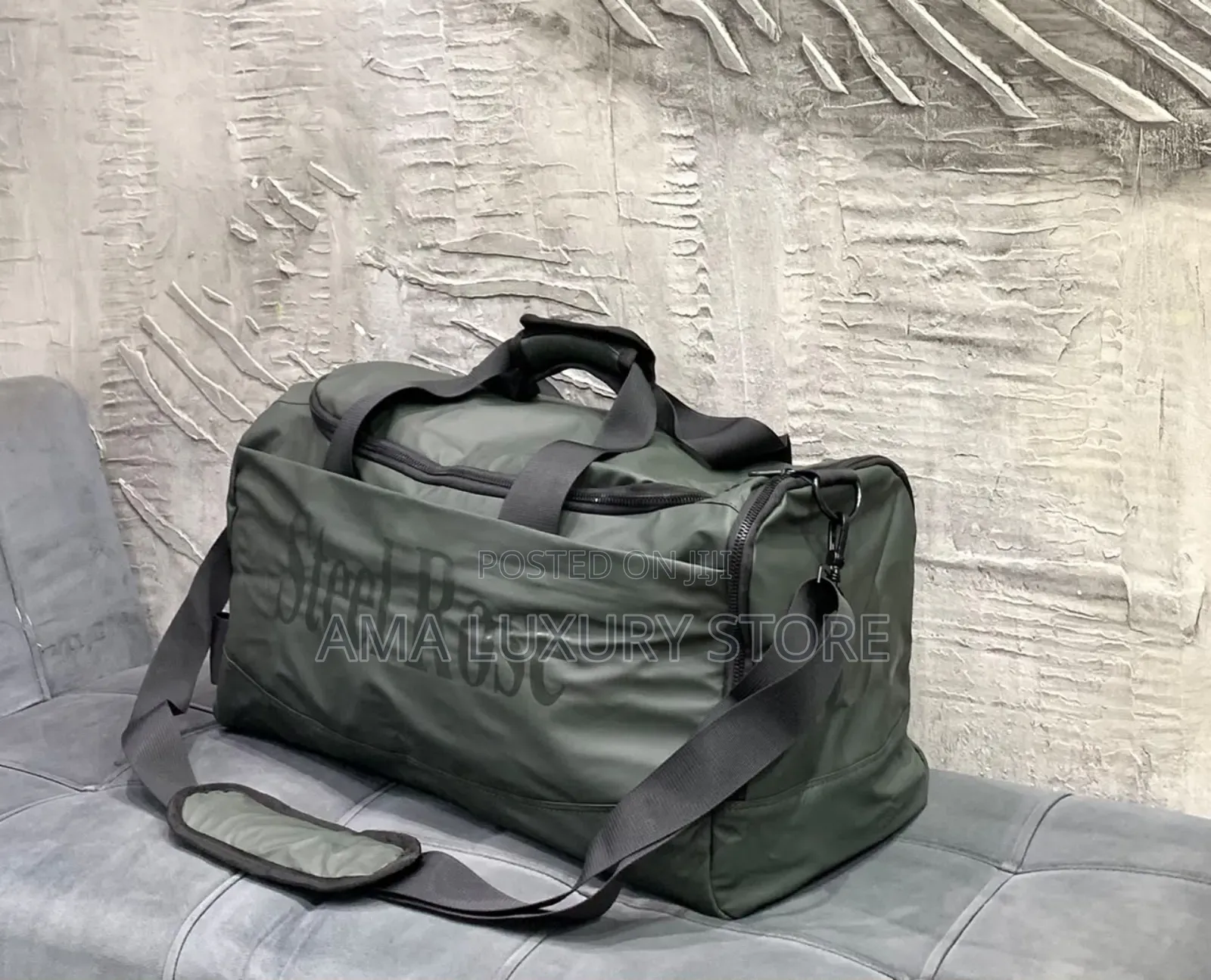 Nike Luxury Travel Duffel/Gym Bag – Strong, Spacious Stylish