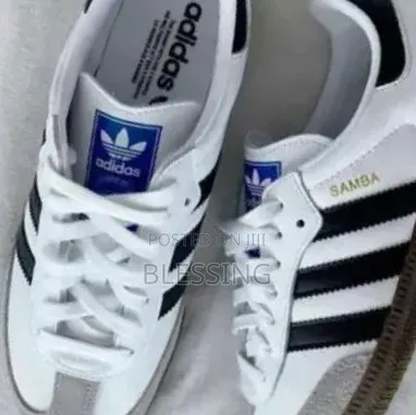 Adidas Sneakers