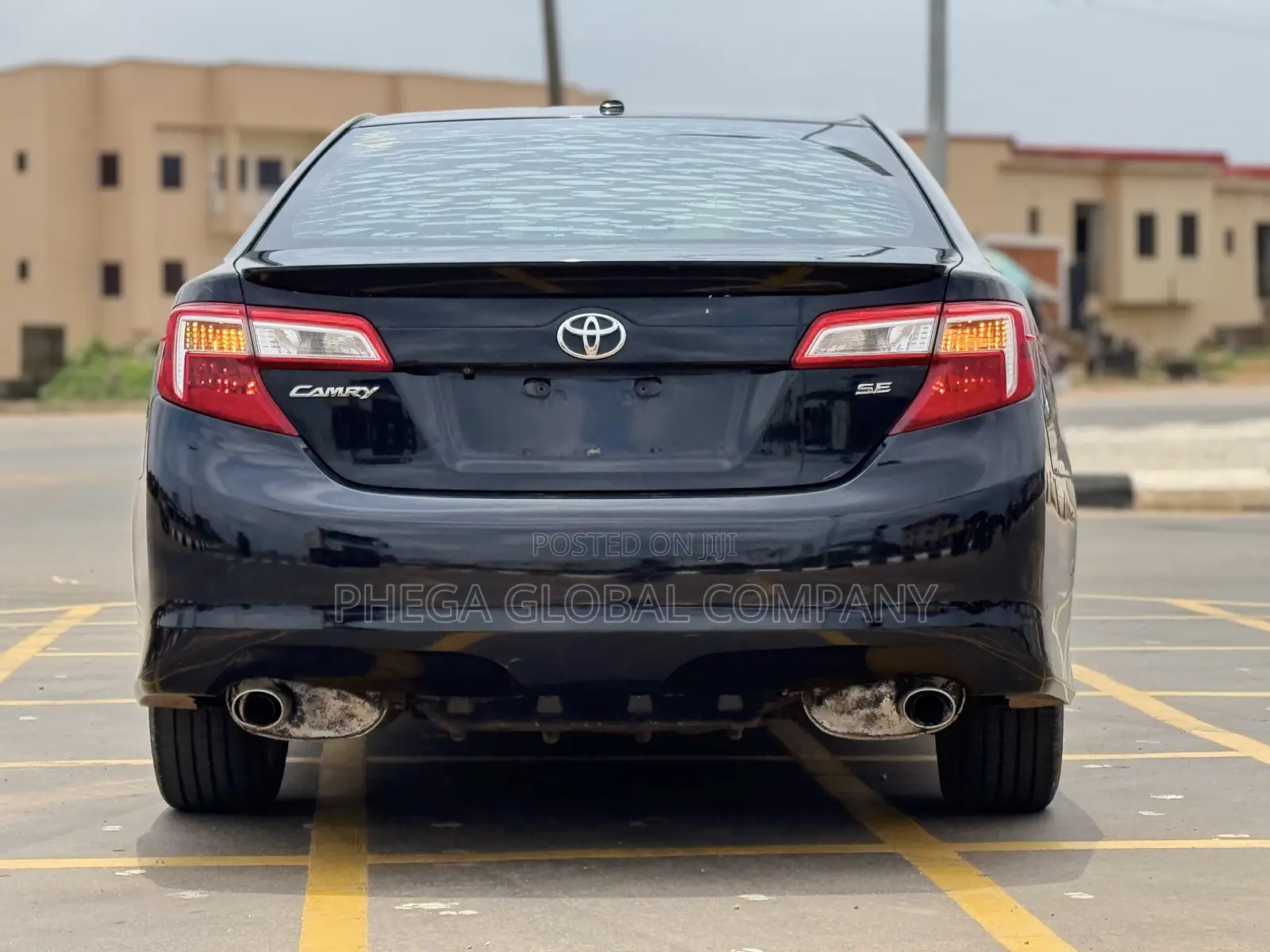Toyota Camry SE V6 4dr Sedan (3.5L 6cyl 6A) 2013 Black