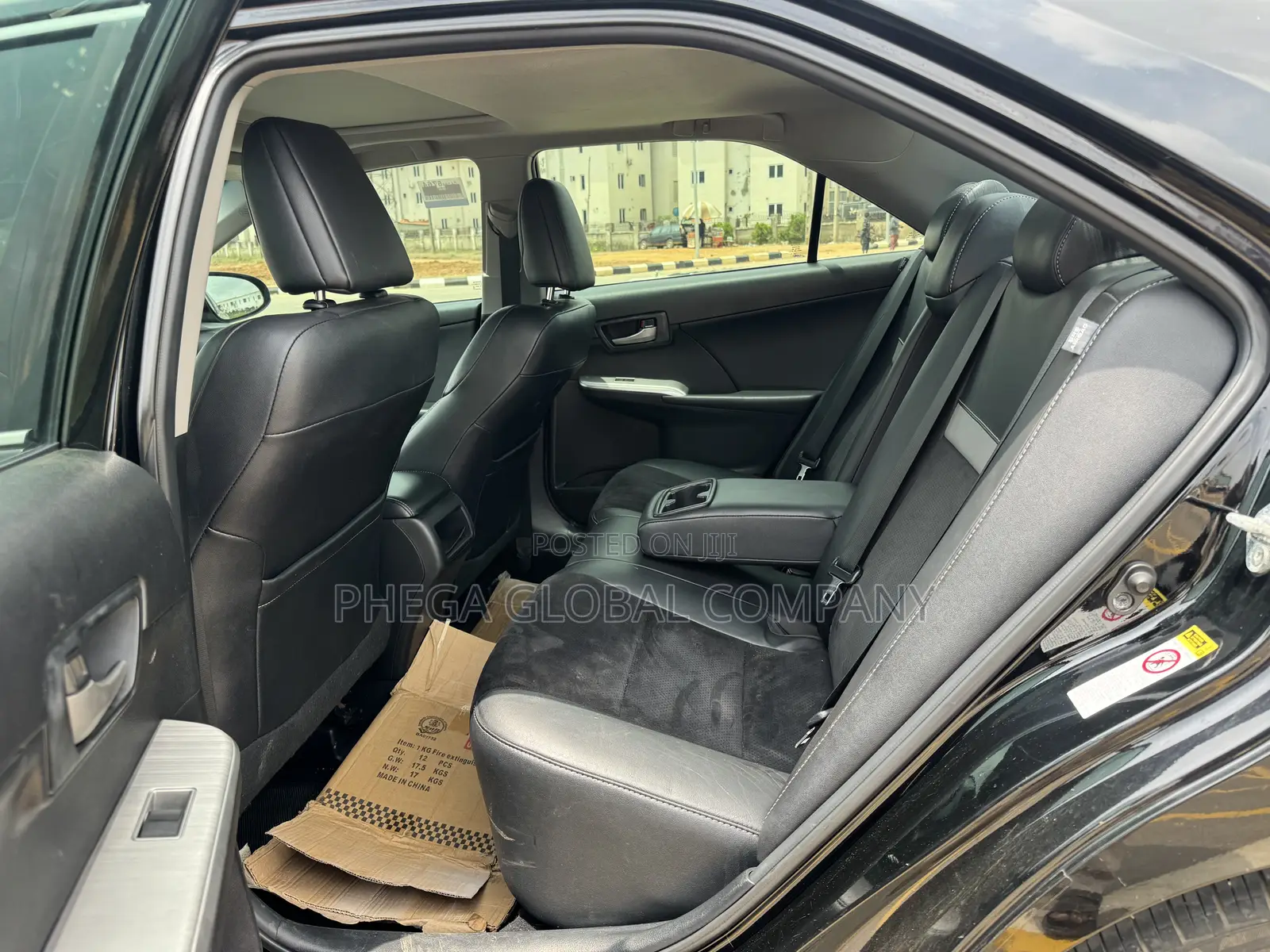 Toyota Camry SE V6 4dr Sedan (3.5L 6cyl 6A) 2013 Black
