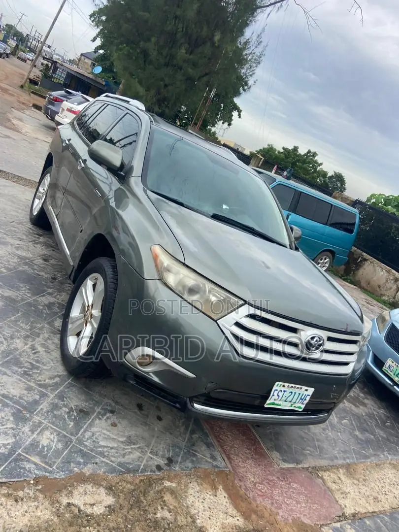 Toyota Highlander Limited 2010 Green