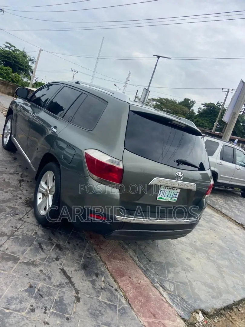 Toyota Highlander Limited 2010 Green