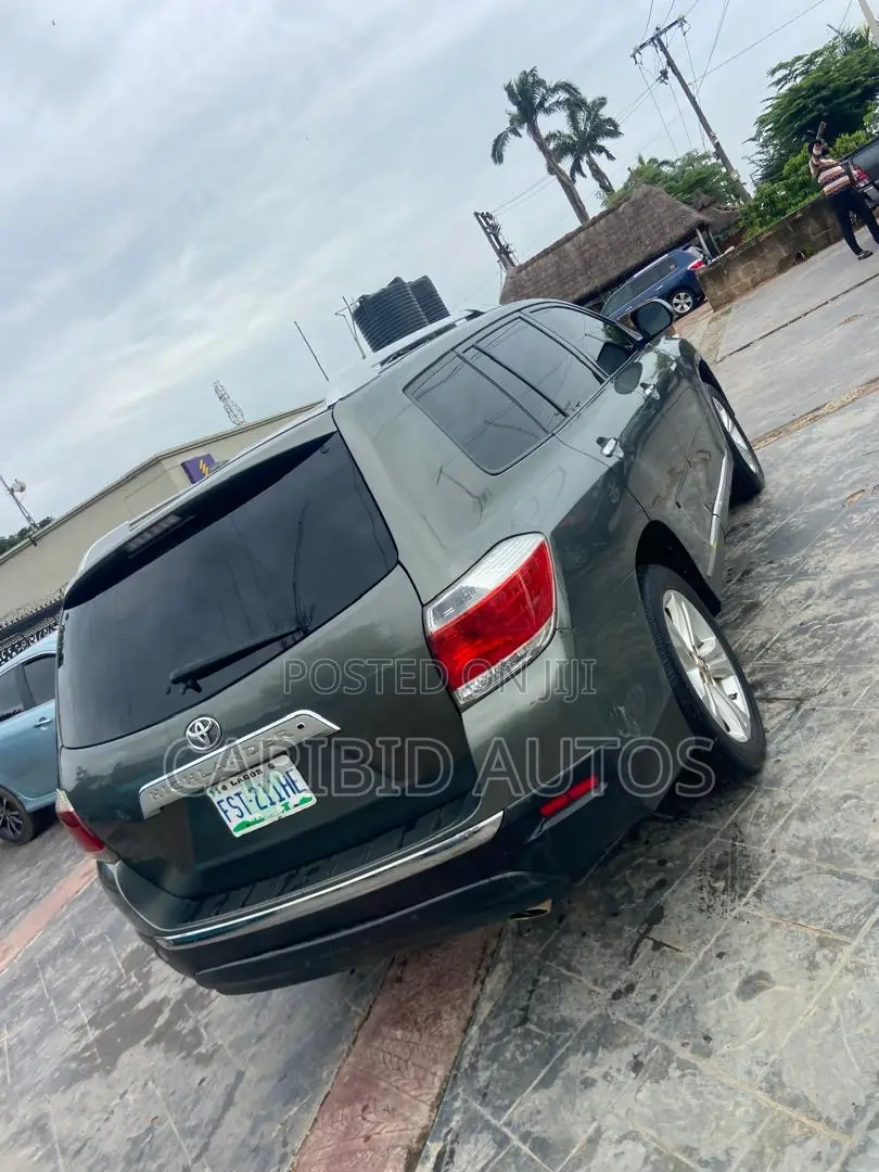 Toyota Highlander Limited 2010 Green
