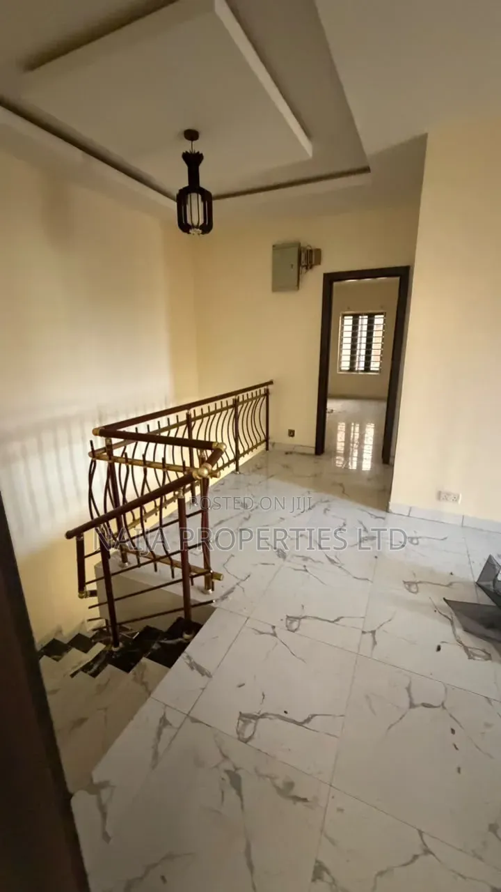 4bdrm Duplex in Ikota for rent