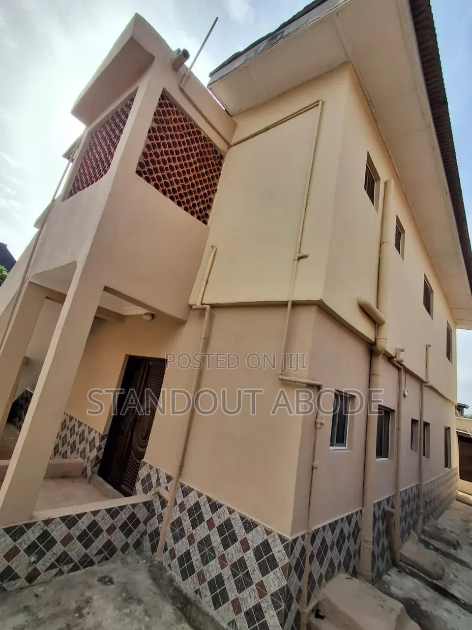 3bdrm Block of Flats in Good Location, Cement for sale