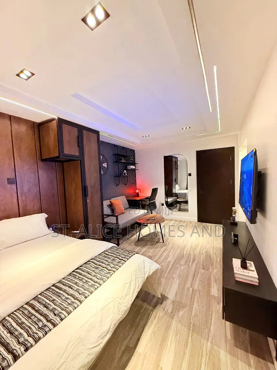 Lenedo Forge Studio Apartment With Office Work Space Iwaya, Yaba Lagos