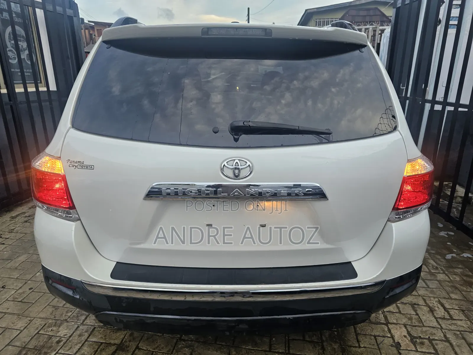 Toyota Highlander Limited 2012 Gray