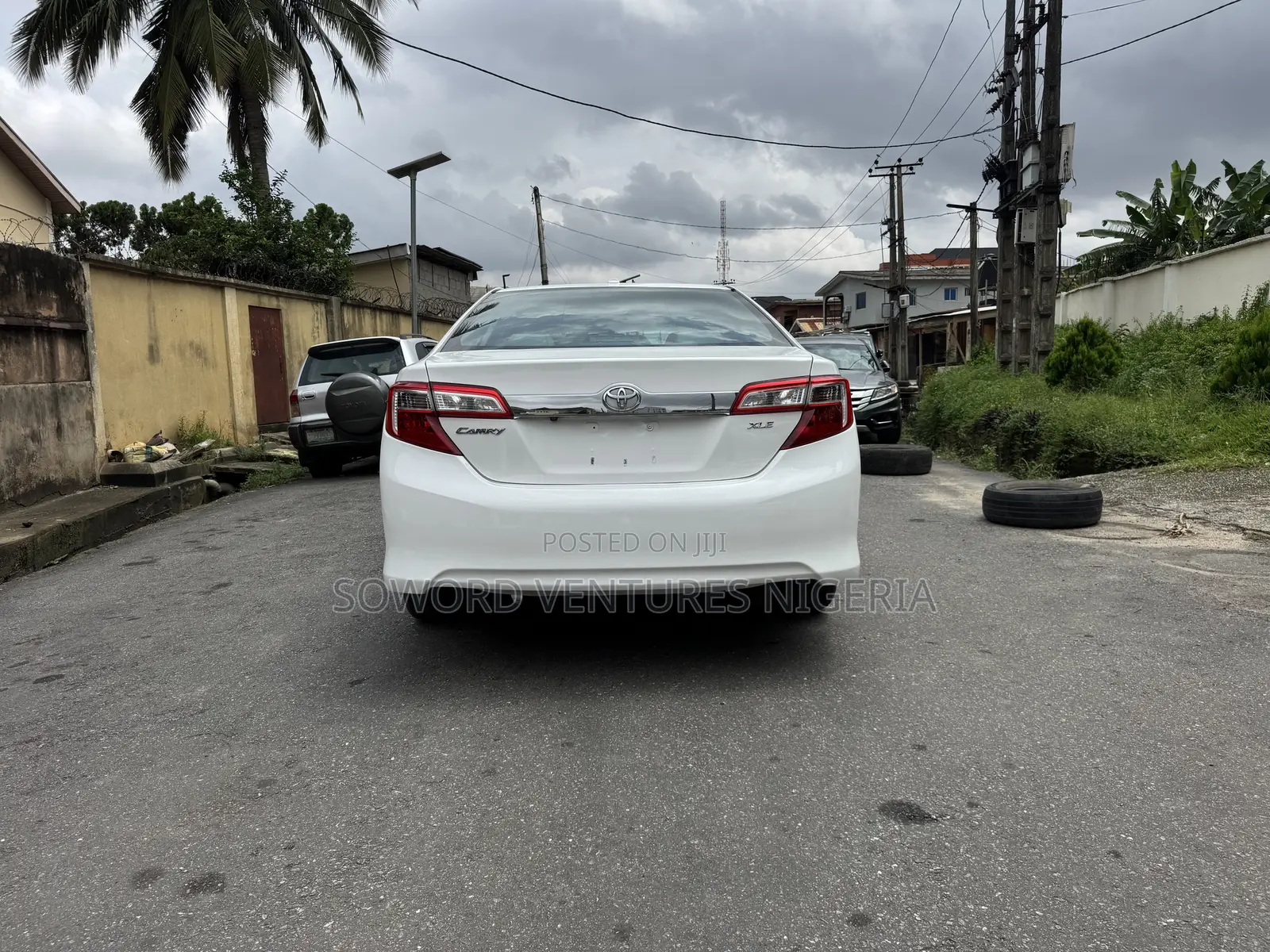 Toyota Camry XLE V6 4dr Sedan (3.5L 6cyl 6A) 2012 White