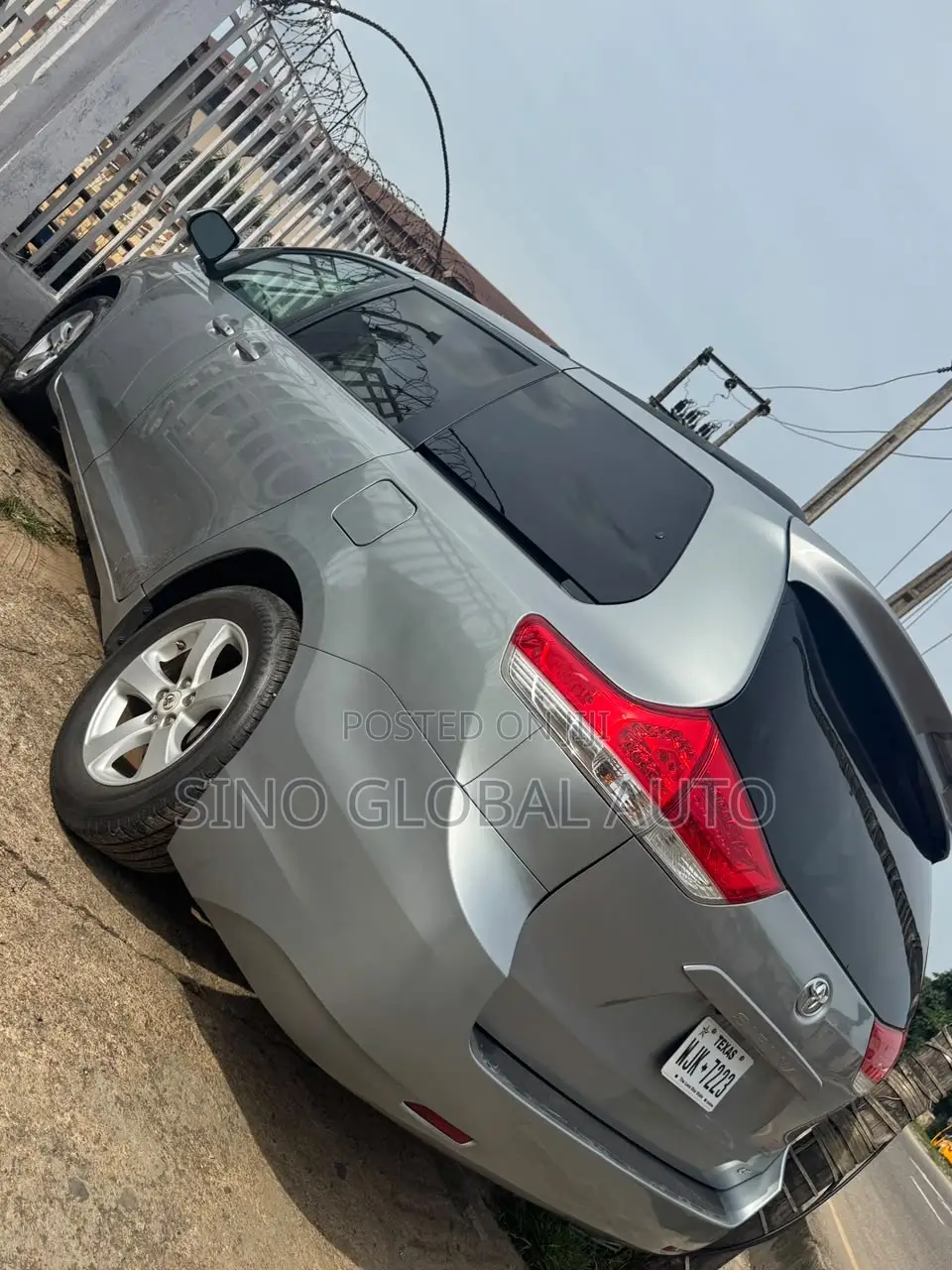Toyota Sienna LE 7 Passenger 2011 Gray