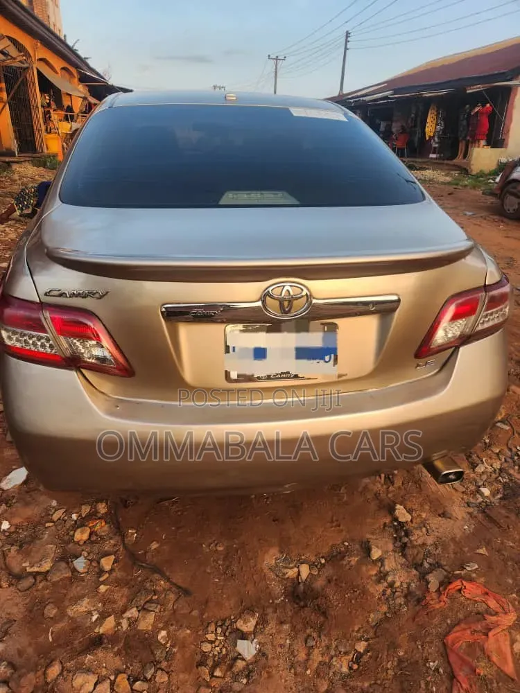 Toyota Camry 2011 Gold