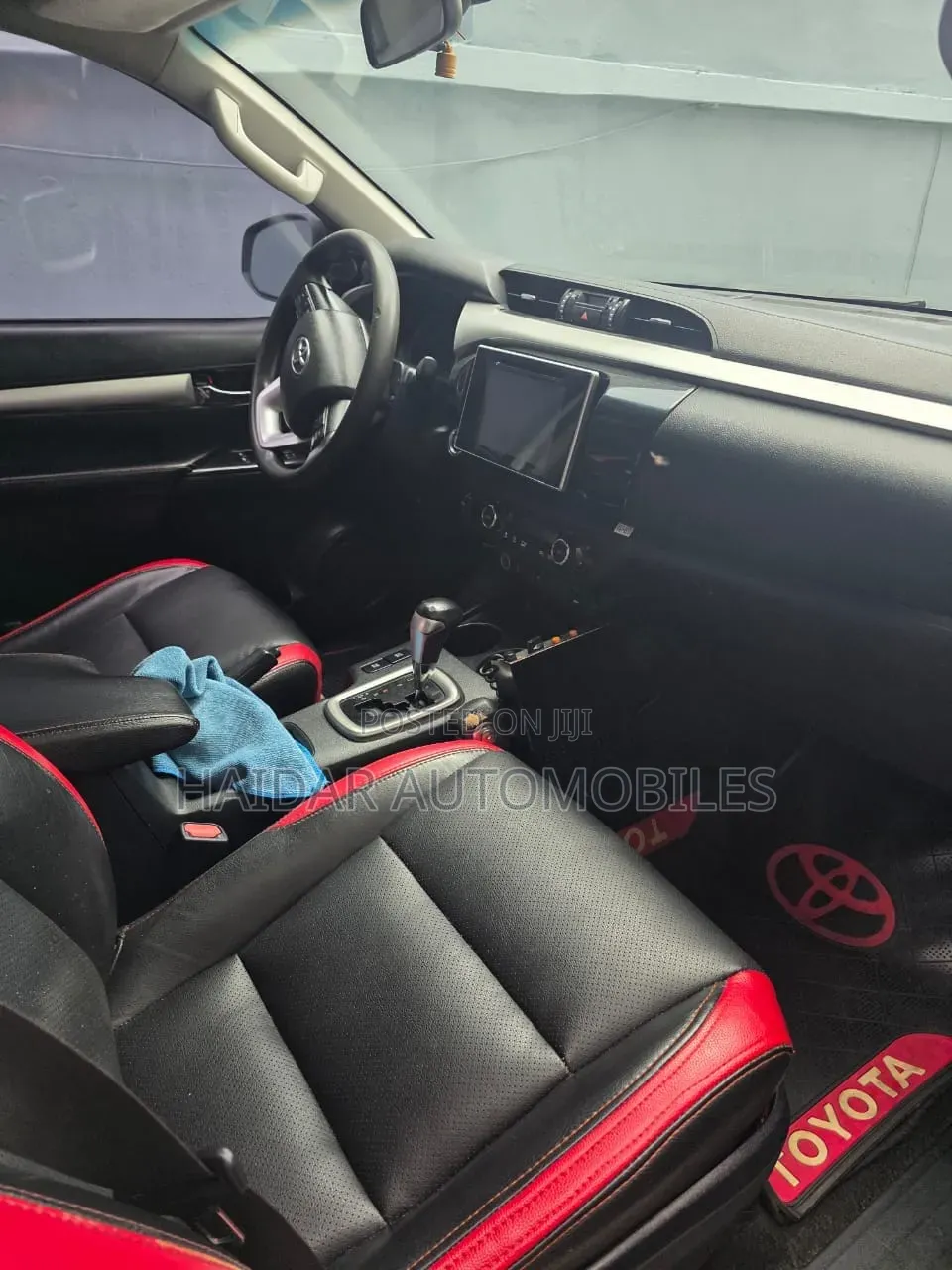 Toyota Hilux 2020 White