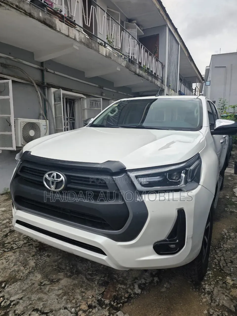Toyota Hilux 2020 White