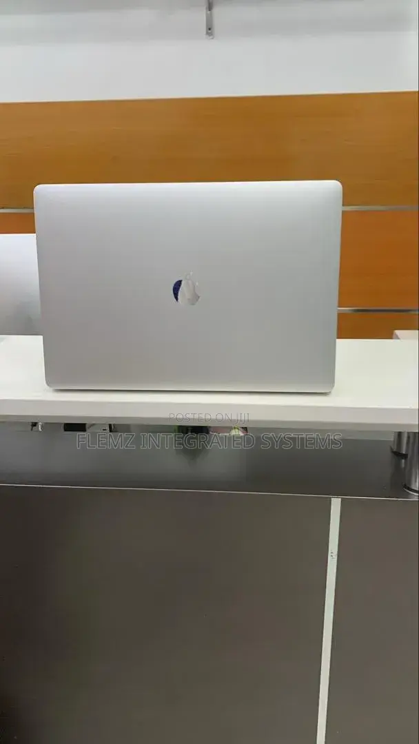 Laptop Apple MacBook Pro 2018 16GB Intel Core i7 SSD 512GB