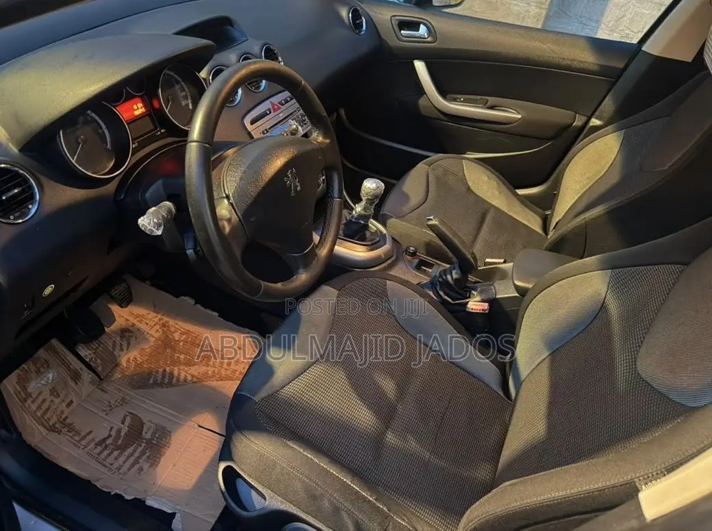 Peugeot 308 2016 Silver
