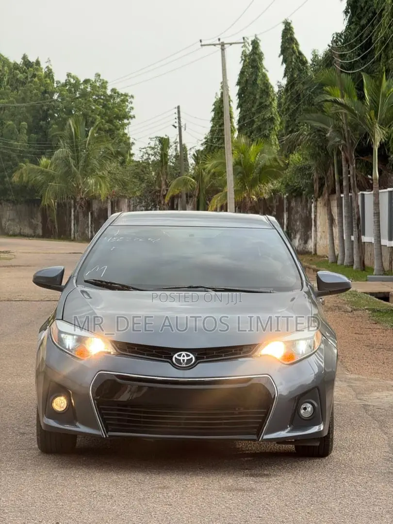 Toyota Corolla 2015 Gray