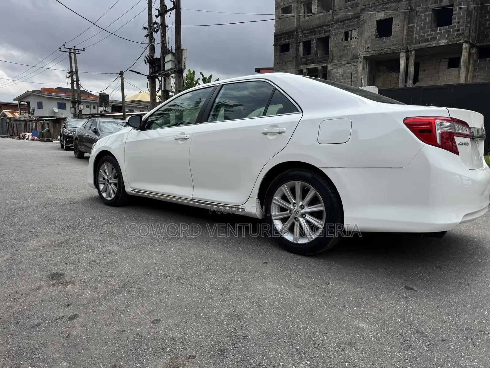 Toyota Camry XLE V6 4dr Sedan (3.5L 6cyl 6A) 2012 White
