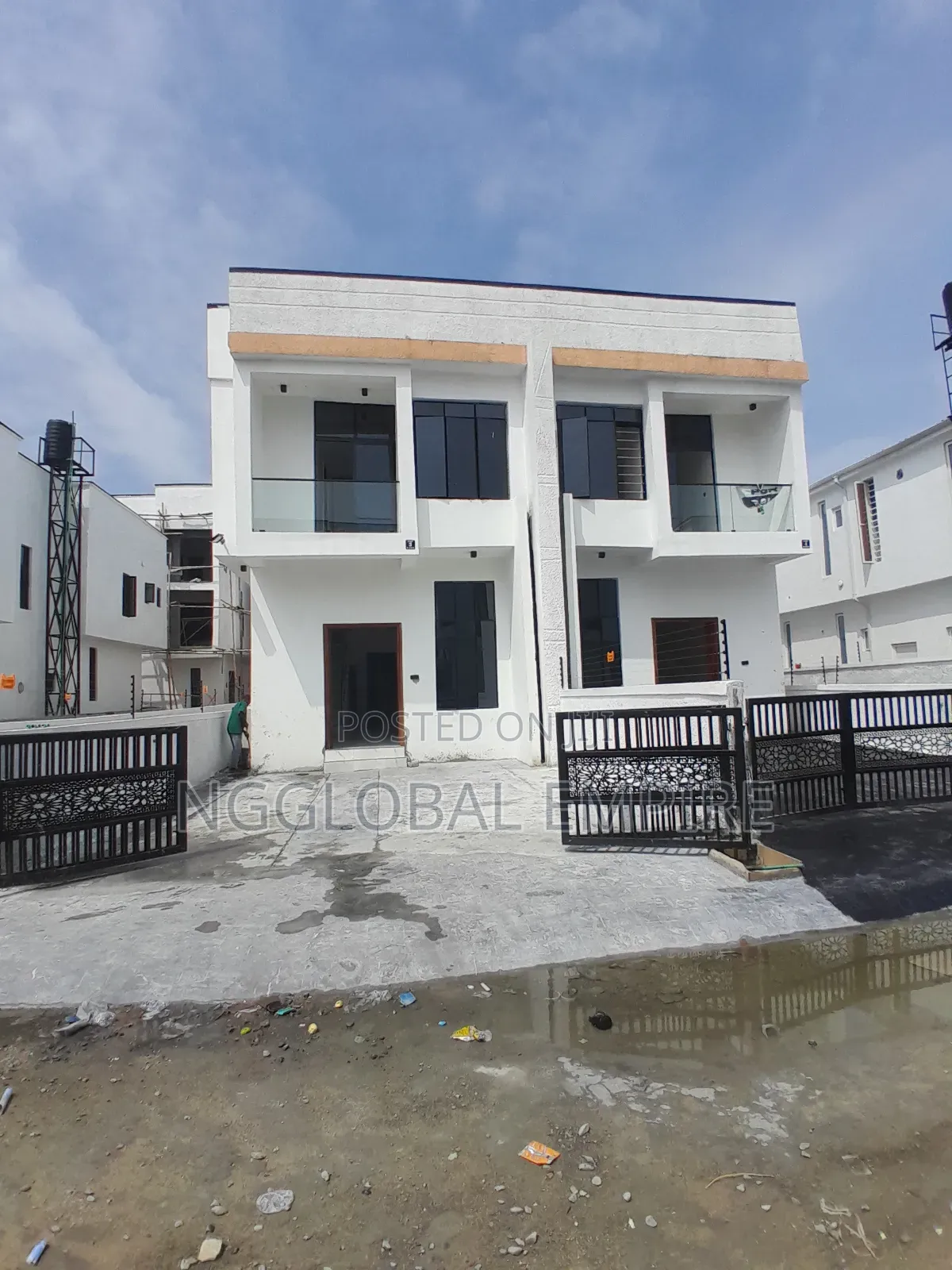 4bdrm Duplex in Ikota G. R .A for sale