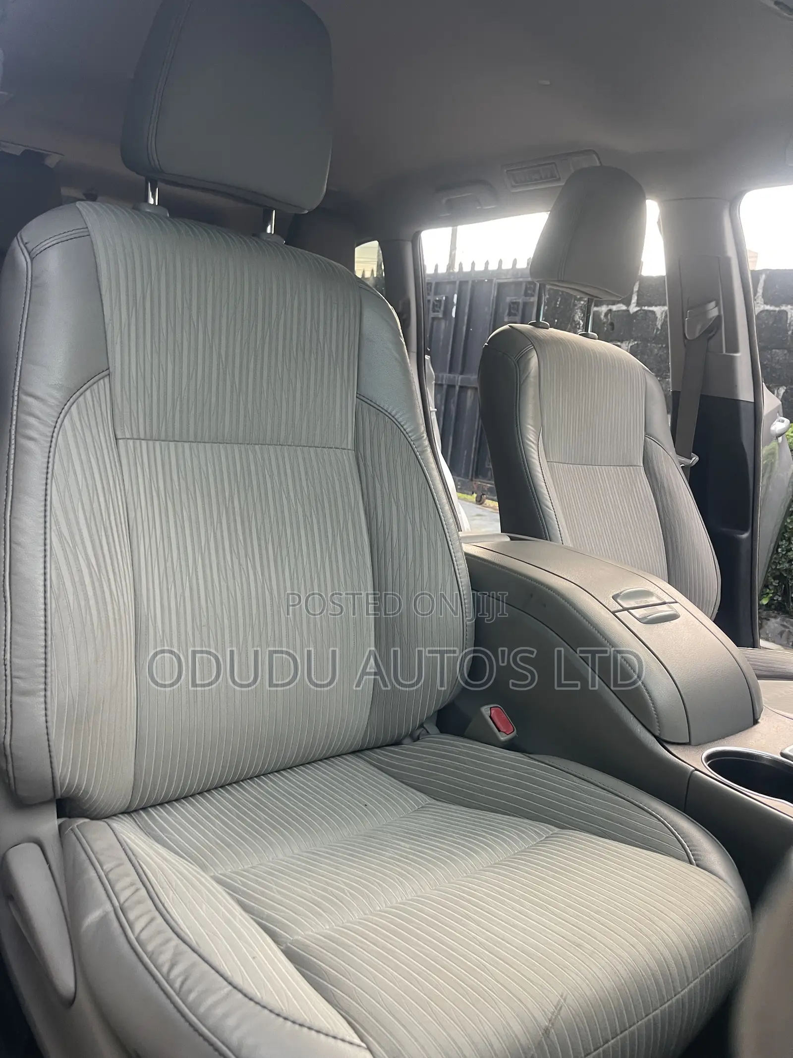 Toyota Highlander LE 4x2 V6 (3.5L 6cyl 8A) 2017 Silver