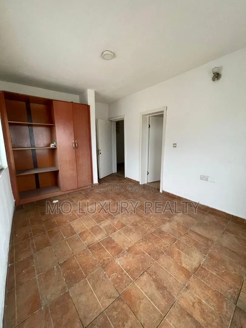 3bdrm Apartment in Lekki Phase 1 for rent