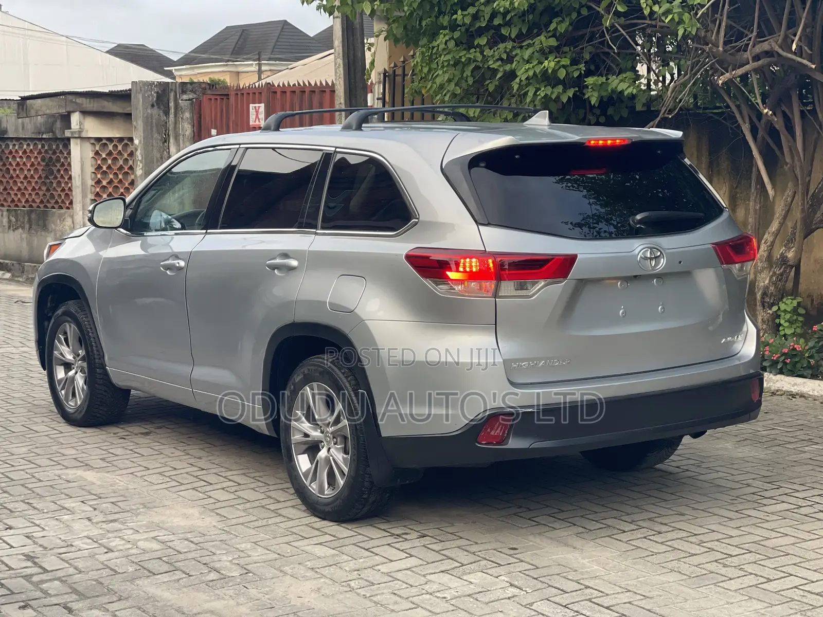 Toyota Highlander LE 4x2 V6 (3.5L 6cyl 8A) 2017 Silver
