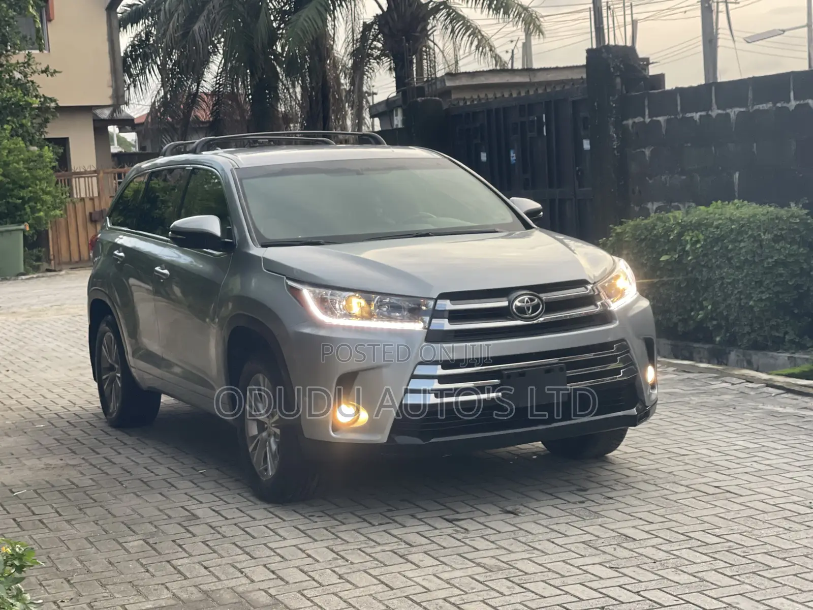 Toyota Highlander LE 4x2 V6 (3.5L 6cyl 8A) 2017 Silver