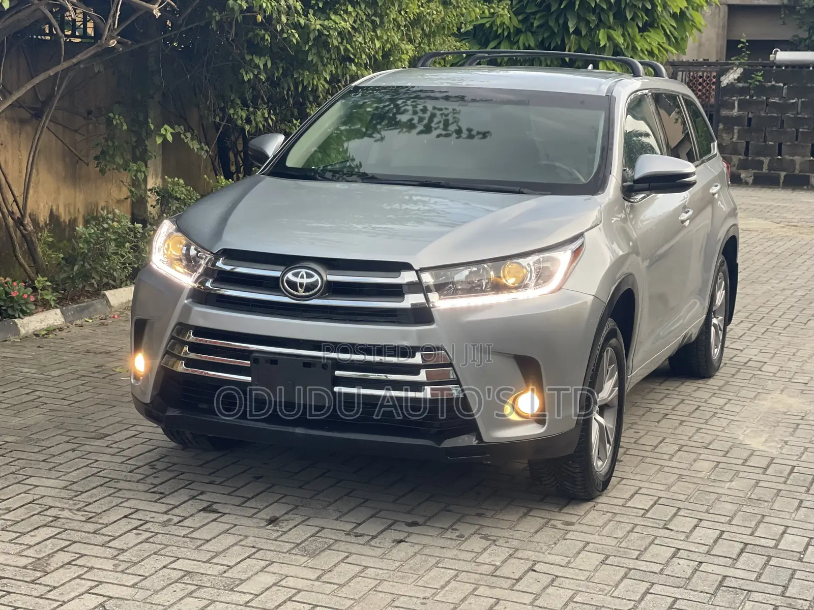 Toyota Highlander LE 4x2 V6 (3.5L 6cyl 8A) 2017 Silver