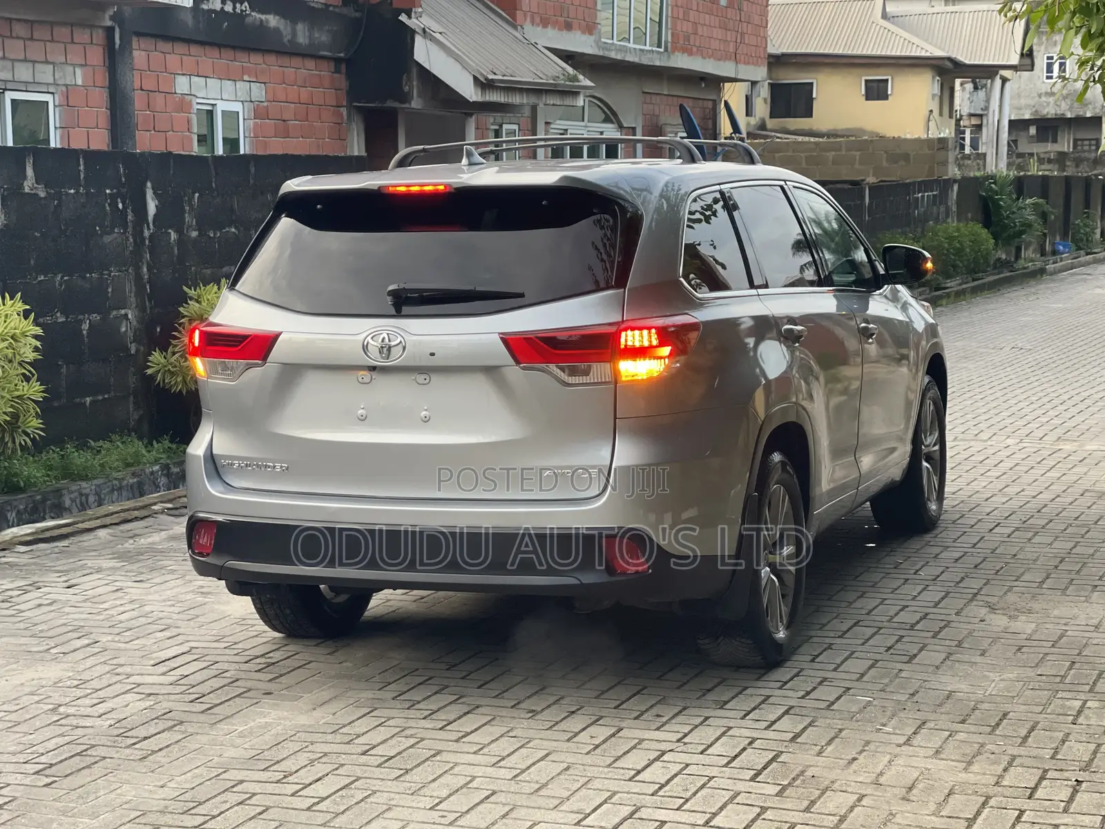 Toyota Highlander LE 4x2 V6 (3.5L 6cyl 8A) 2017 Silver
