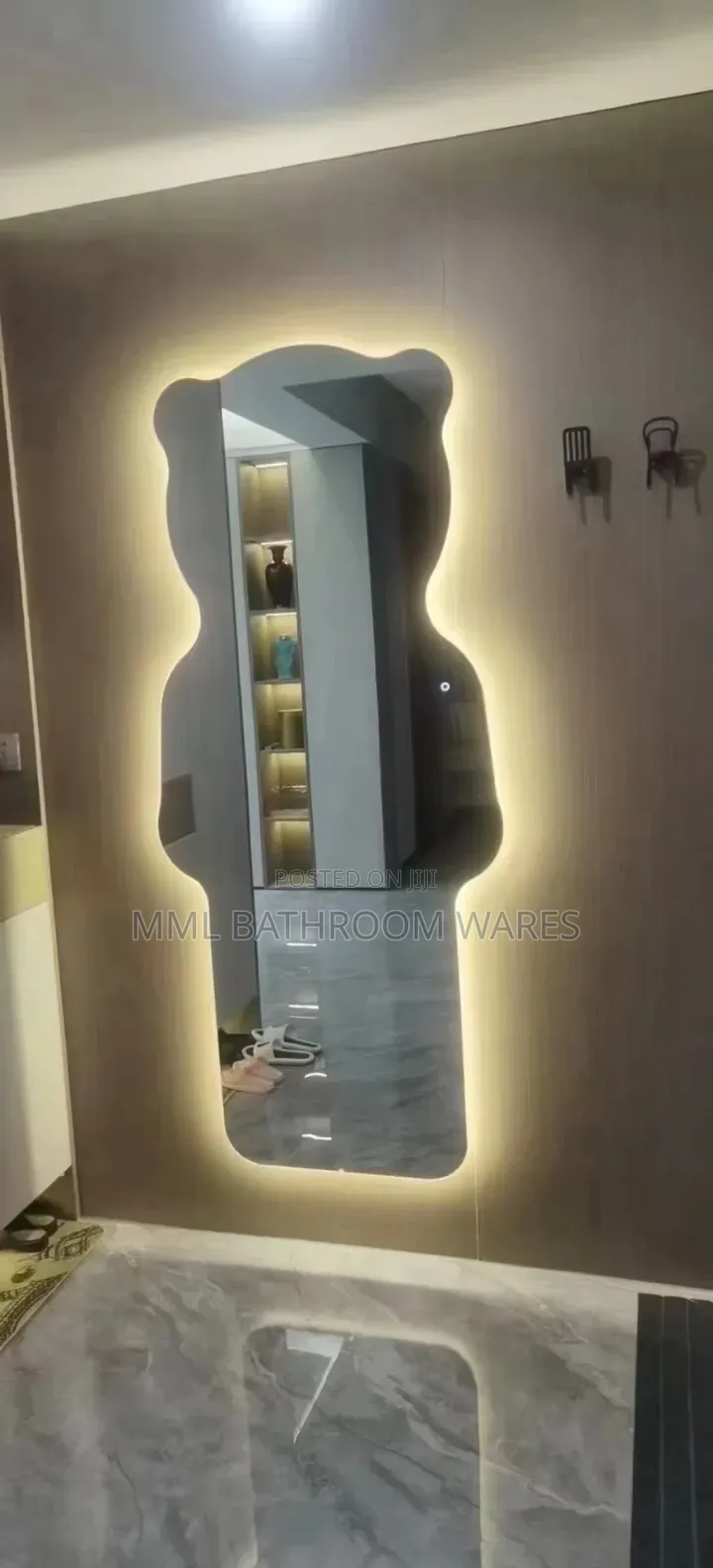 New Design Creative Bear Shaped Led Mirrors Full Length Decor Mirrors