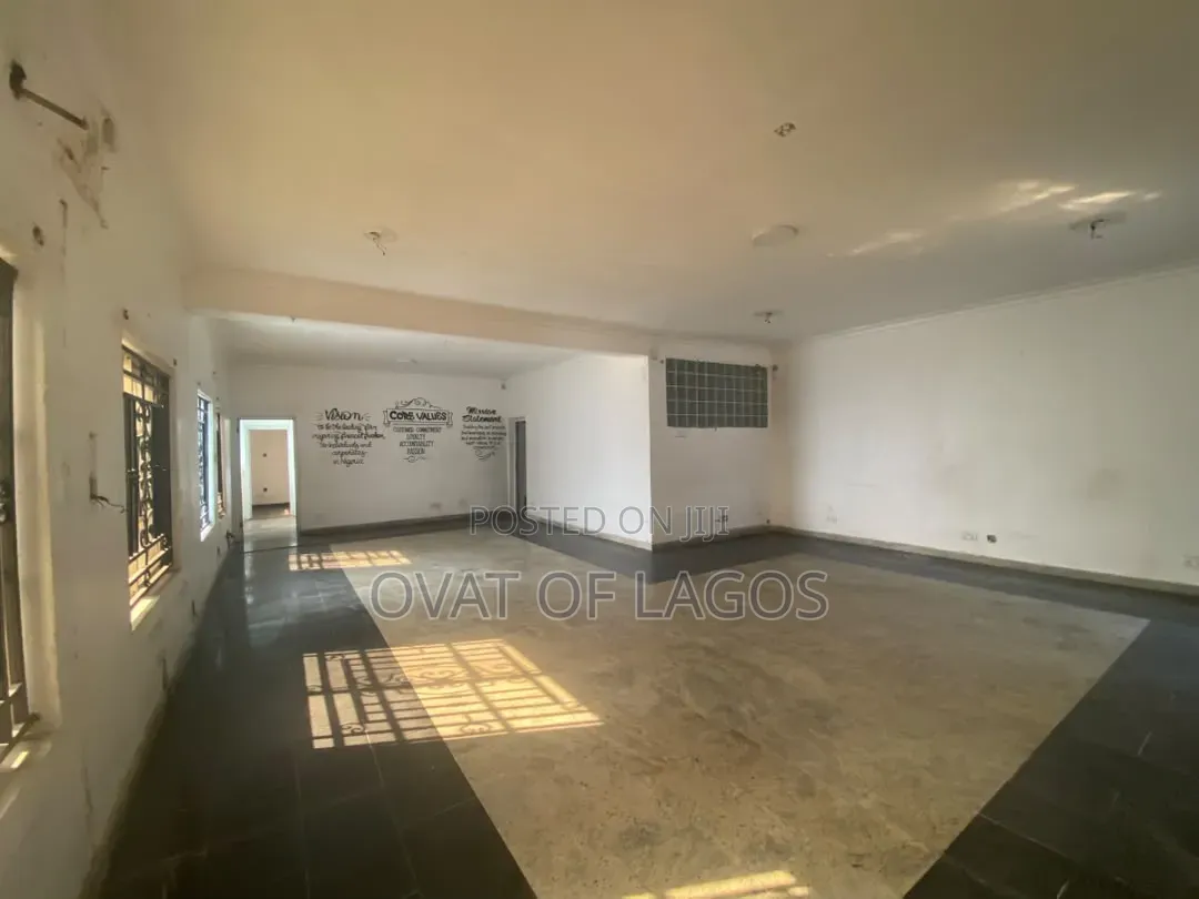 5bdrm Duplex in Lekki Phase 1 for rent