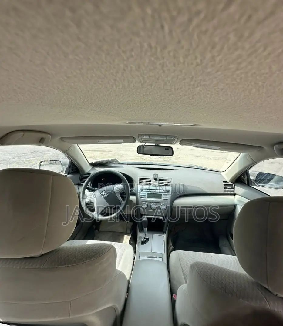 Toyota Camry 2010 Gold