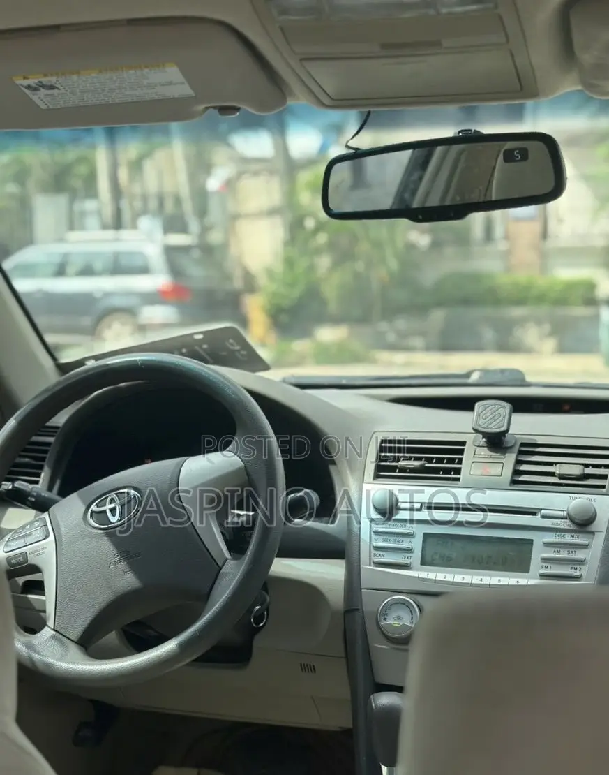 Toyota Camry 2010 Gold