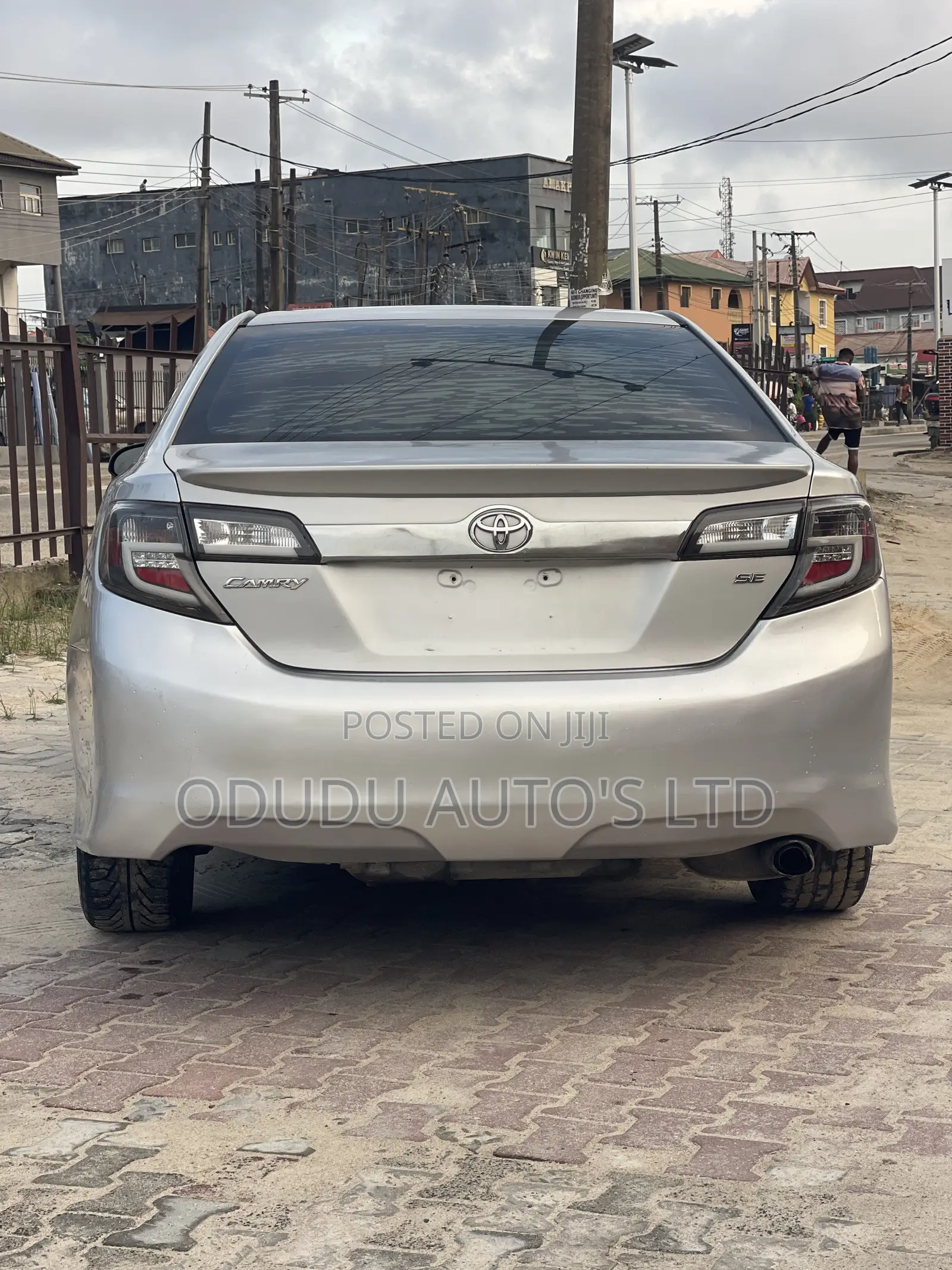 Toyota Camry SE 4dr Sedan (2.5L 4cyl 6A) 2012 Silver