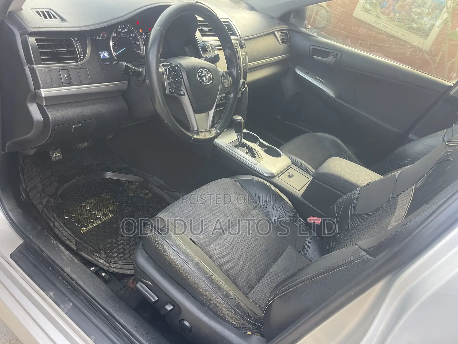 Toyota Camry SE 4dr Sedan (2.5L 4cyl 6A) 2012 Silver