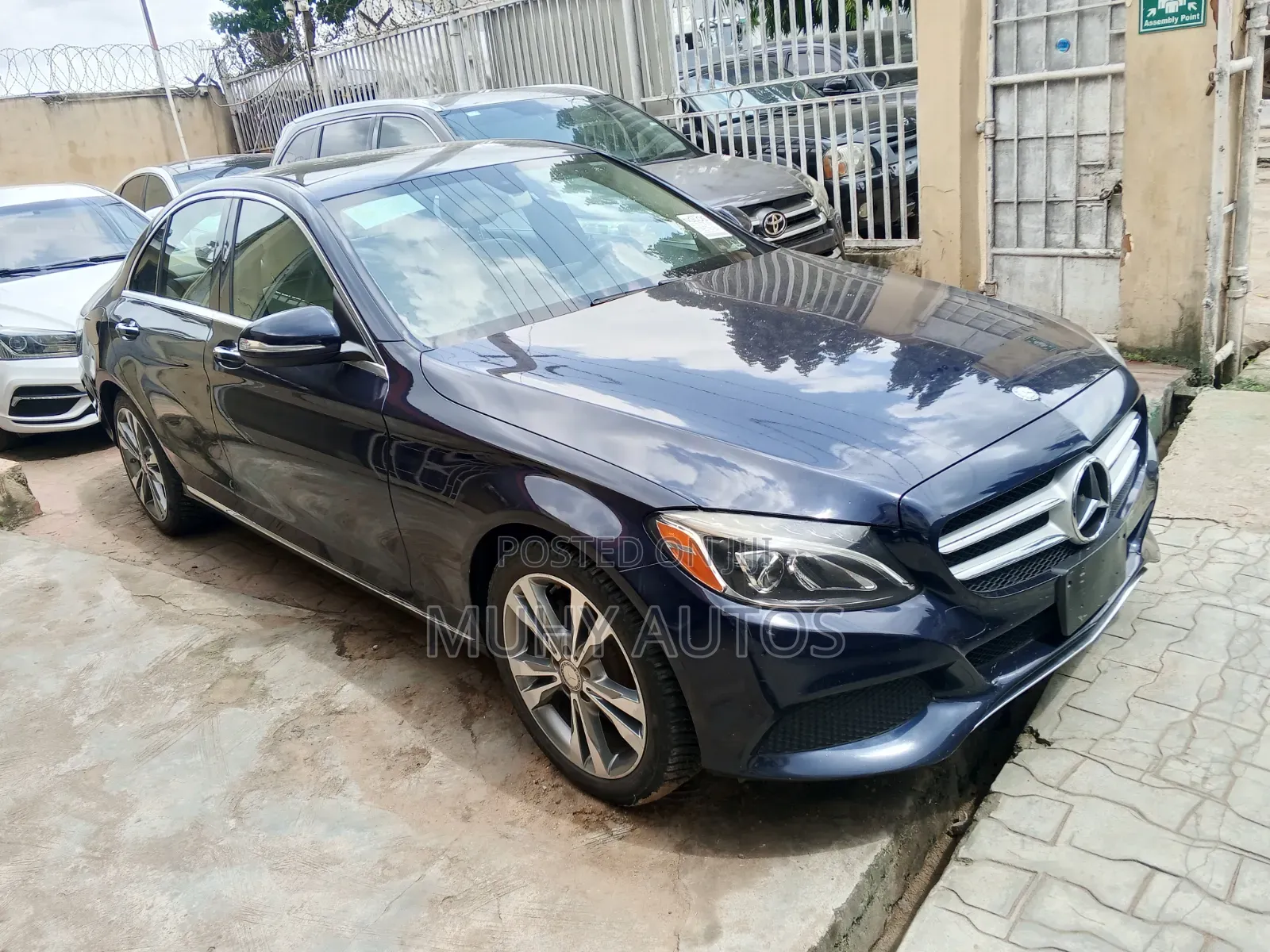 Mercedes-Benz C300 2015 Blue