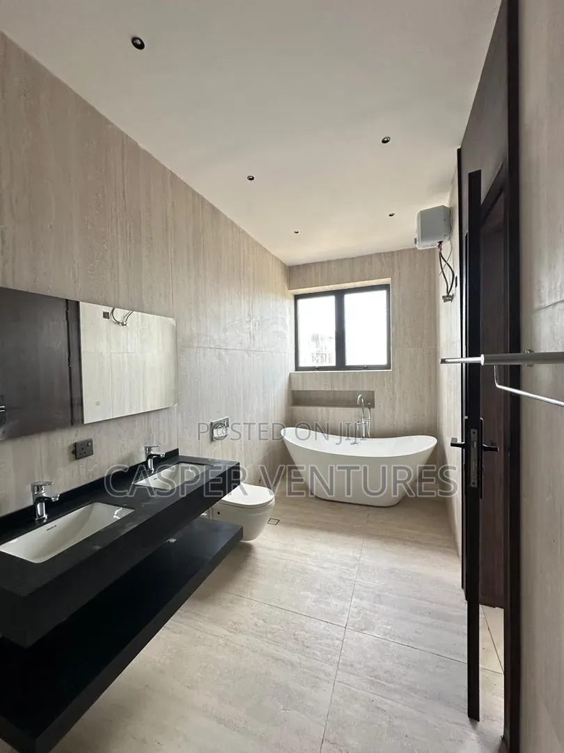 6bdrm Duplex in Admiralty, Lekki Phase 1 for sale