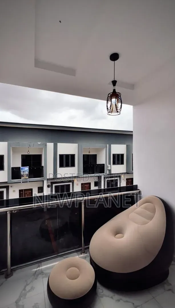 3bdrm Duplex in Abesan Estate for sale