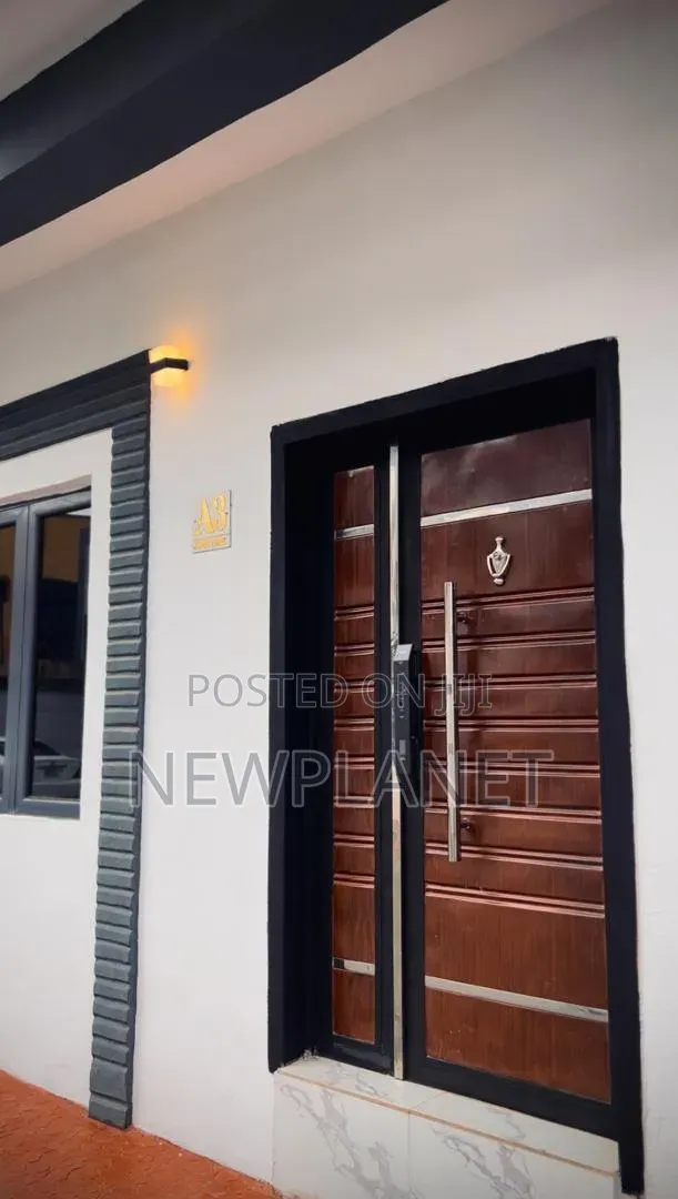 3bdrm Duplex in Abesan Estate for sale