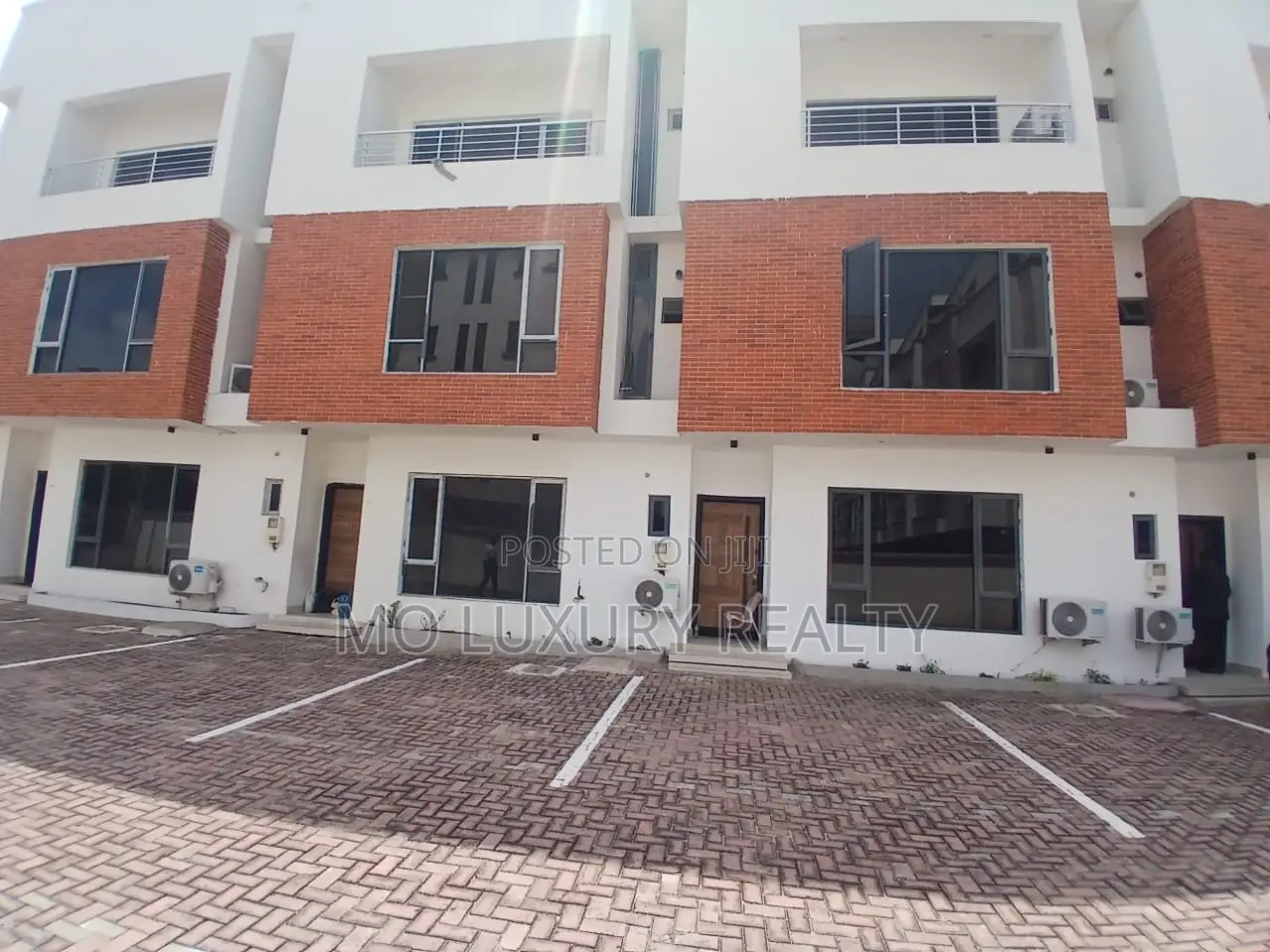 4bdrm Townhouse / Terrace in Periwinkle Estate, Lekki Phase 1 for rent