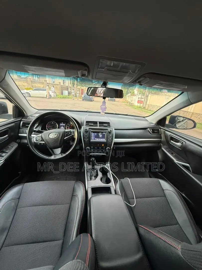 Toyota Camry 2016 Silver