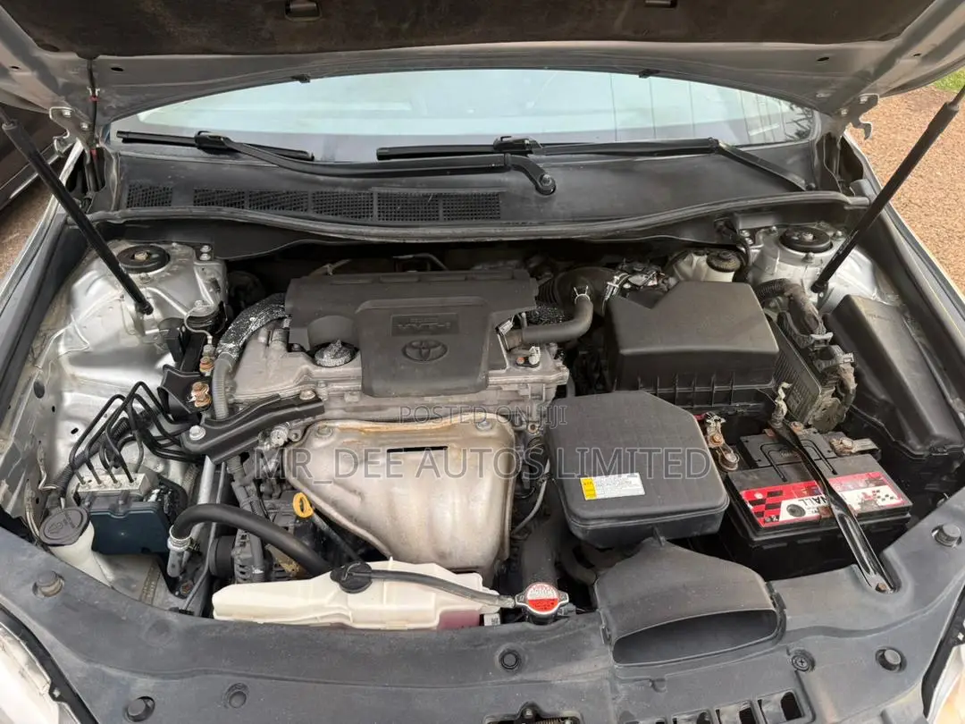 Toyota Camry 2016 Silver
