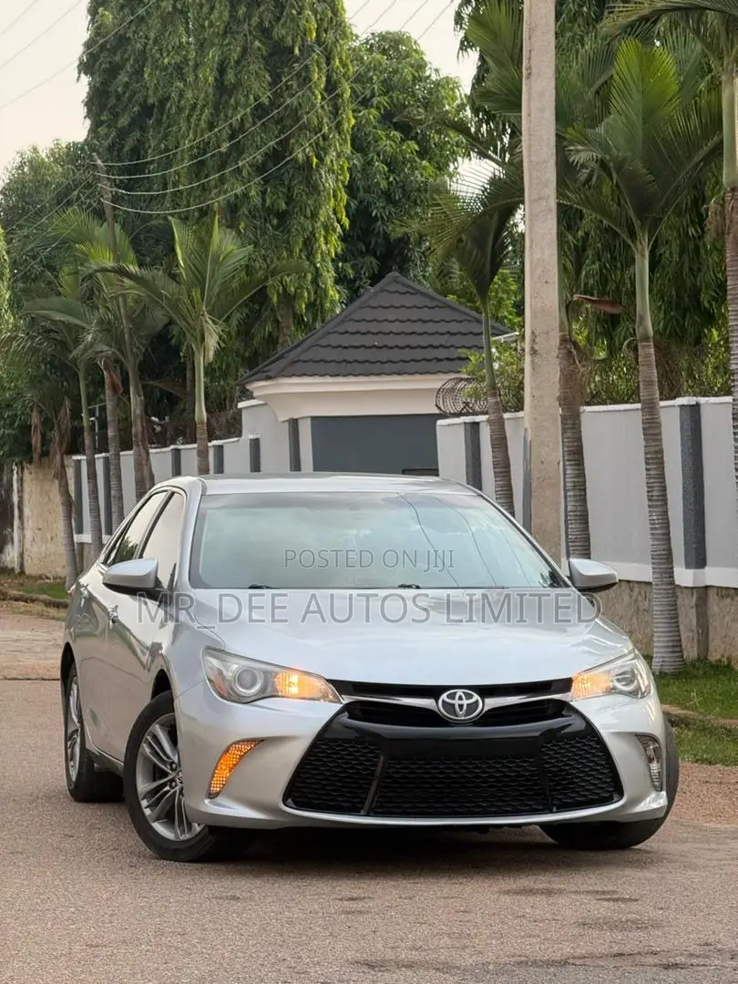 Toyota Camry 2016 Silver